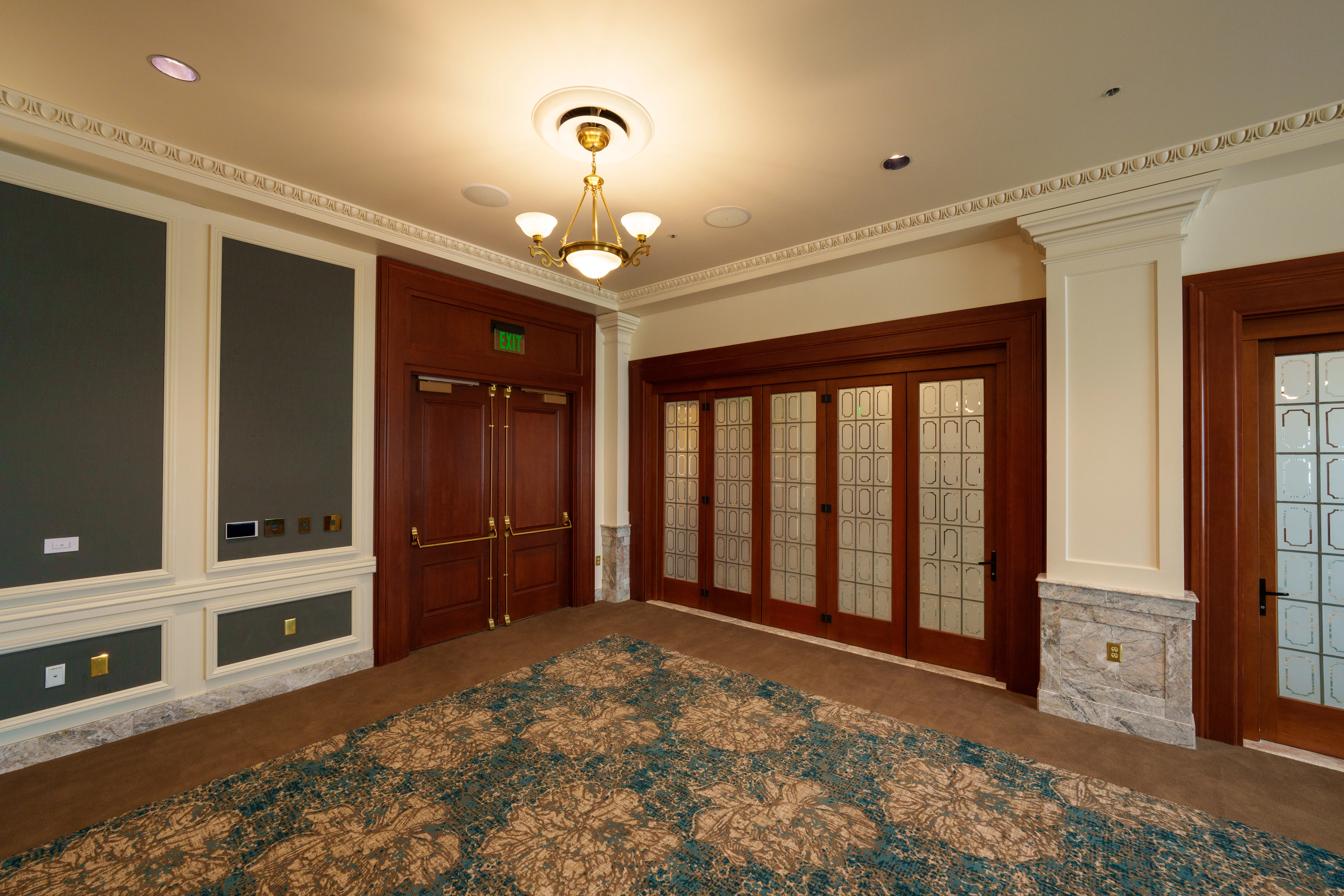 Palmyra room