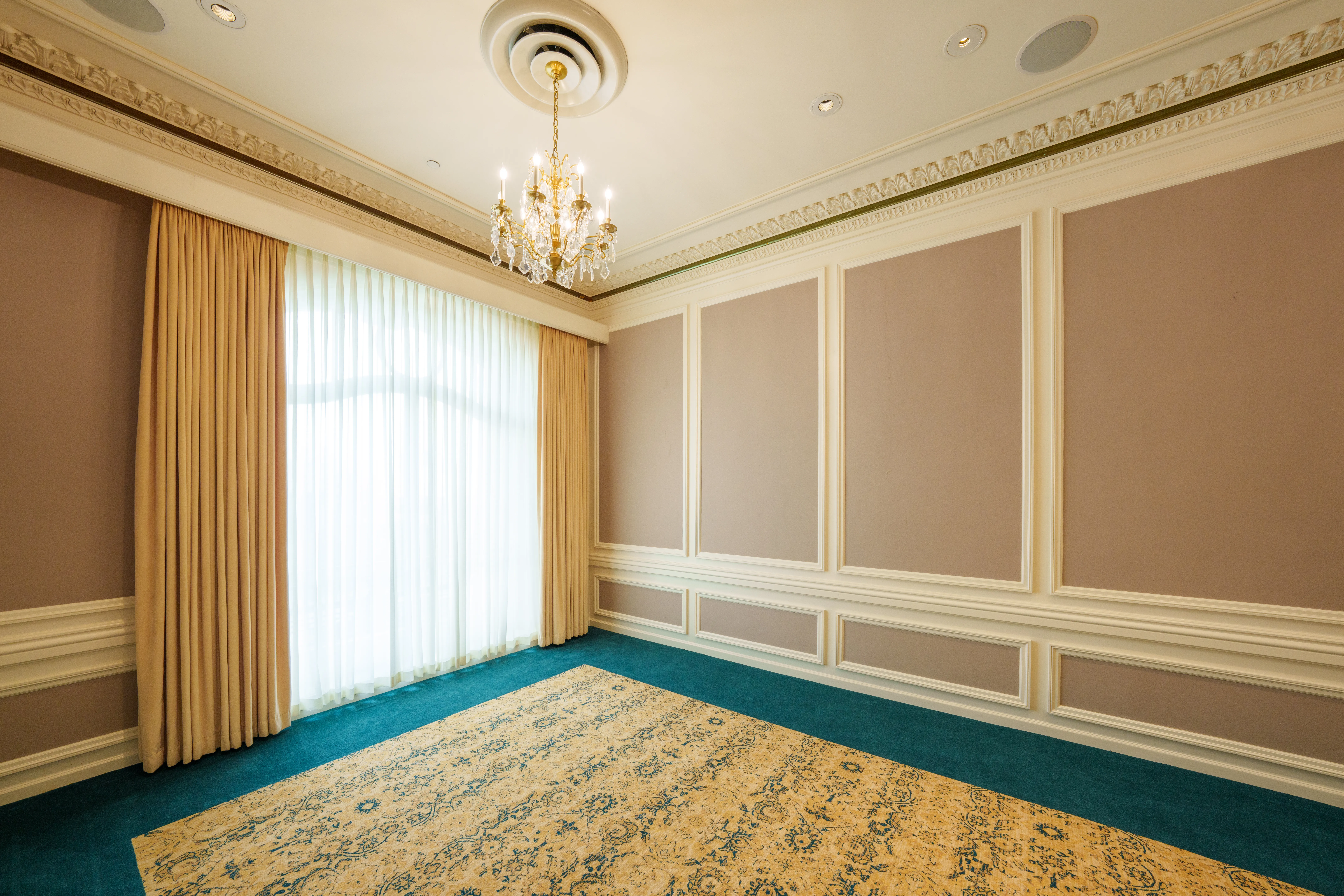Gold room