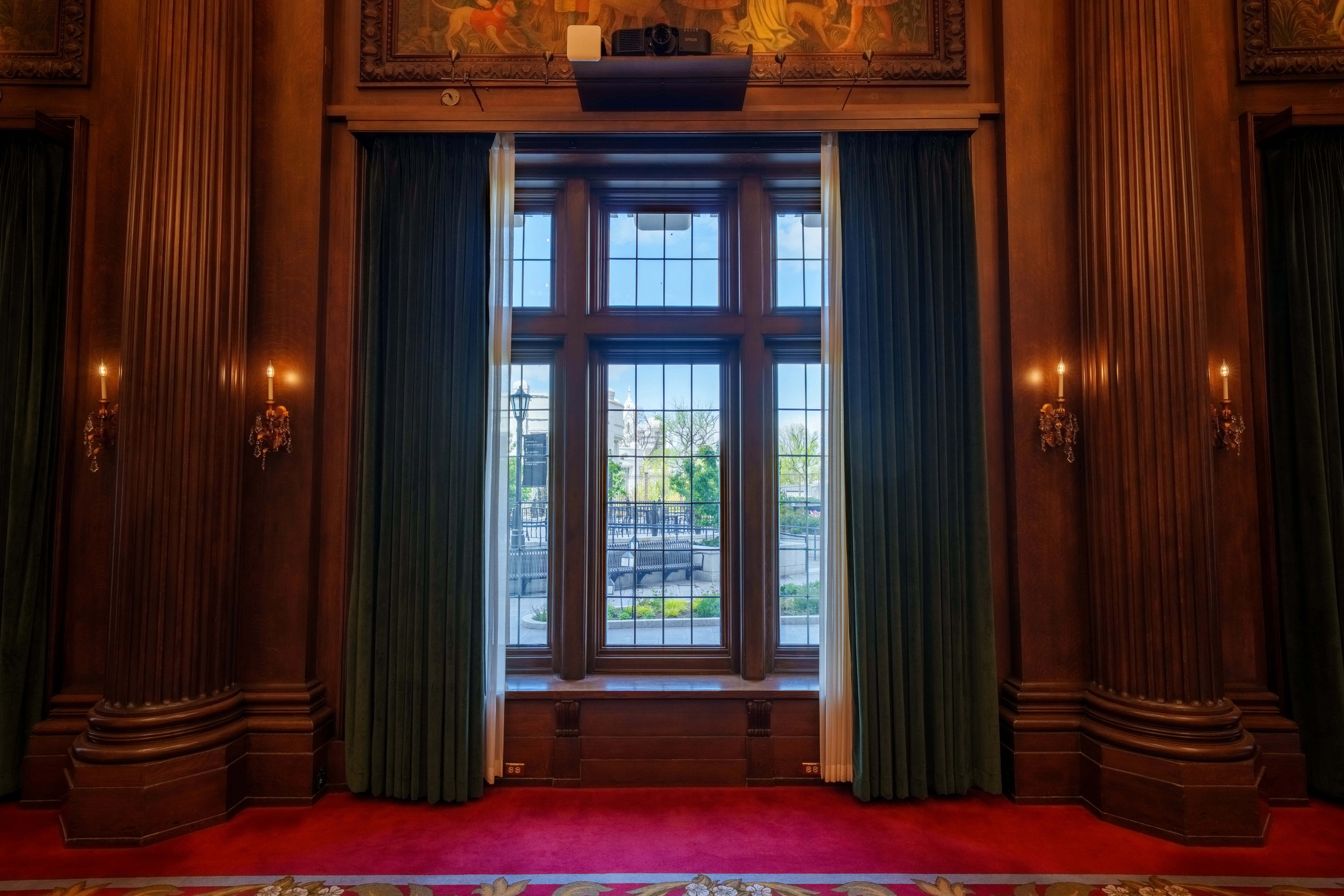 Empire room